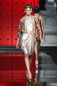 Jakarta, Indonesia - 25 Januari 2013. Sebastian Gunawan La Route De La Soie at Ballroom Hotel Mulia. Senayan, 25 Januari 2013 Jakarta. [Foto: Mohammad Abduh/Wolipop]