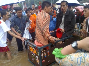 Cihuy! Jokowi Rintis Transportasi Air Rute Marunda-Muara Baru Gratis