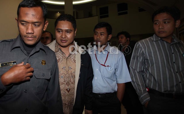 KPK Jemput Luthfi Hasan