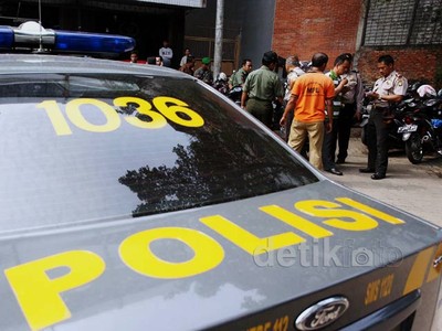 Polisi-TNI Jaga Kantor Batavia Air