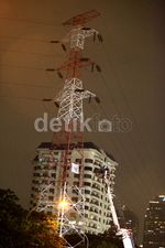 Disuruh Turun, Agustinus Malah Naik Makin Tinggi