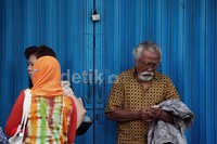Kantor maskapai penerbangan Batavia Air, hingga kini masih tertutup rapat dan digembok.