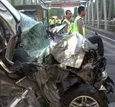 Truk Tronton vs Panther, Anggota TNI Luka Parah