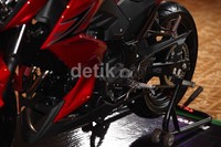 Kawasaki Z250 mengusung mesin 250 cc.