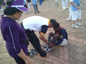 Cerita Dahlan Iskan Pakaikan Sepatu DI 19 ke Tuna Wisma di Monas