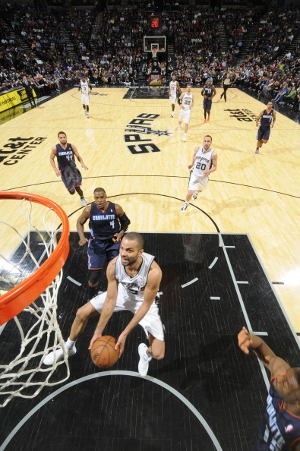 Parker Inspirasikan Kemenangan ke-9 Beruntun Spurs