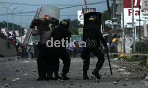 Pendukung Cagub Sulsel Bentrok, Wakasat Brimob Sulselbar Terluka