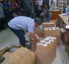 Digerebek Petugas Ditjen HKI, Pedagang DVD Bajakan Glodok Kocar-kacir