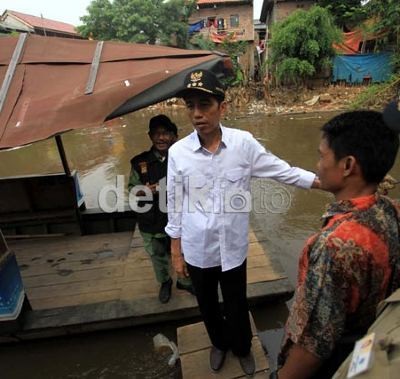Kisah Jokowi, Dari Pinggir Kali Kembali ke Kali
