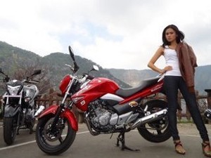 Suzuki Inazuma Siap Bertarung dengan Kawasaki Z250