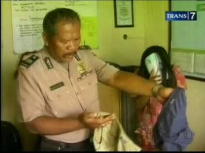 Ada-ada Saja! Wanita Curi Celana Dalam Pria