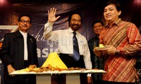 Upacara serah terima jabatan ini dilakukan dengan memotong tumpeng, sekaligus peringatan HUT ke-3 ormas tersebut.