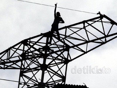 Aksi Agustinus di Puncak SUTET