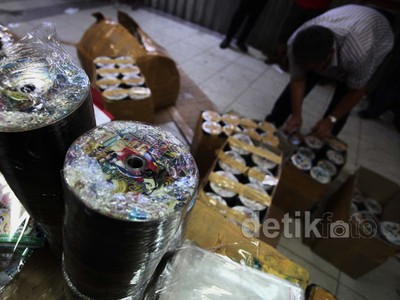 Dirjen HAKI Sita 6 Ton DVD Bajakan