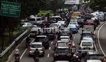 Aksi Panjat Agustinus Tambah Kemacetan
