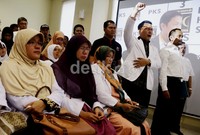 Para kader PKS tampak nangis saat mendengarkan pidato Anis Matta.