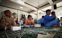 Ratusan anak yatim menghadiri acara tersebut.