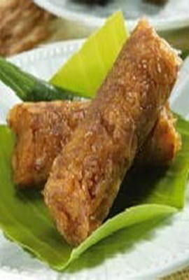 Legit Semerbak Putri Selat hingga Kue Tumpu Banda