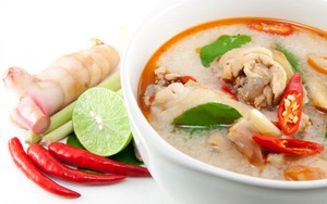 Gurih-gurih Enak Ho Mok Pla dan Ruam Mit dari Thailand
