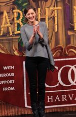 Marion Cotillard Raih Penghargaan Women of The Year