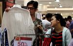 Pesta Diskon di Mid Nite Sale Sambut Imlek