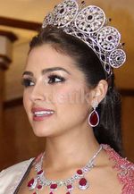 Cantiknya Miss Universe Olivia Culpo