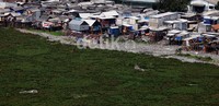  Luas Waduk Pluit mencapai 80 hektar. Akan tetapi,sekitar 20 hektarnya telah dicaplok warga untuk dijadikan permukiman.
