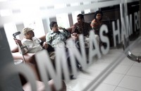 Pertemuan tersebut dihadiri (kiri-kanan) Mantan Anggota Komnas HAM, MM. Billah, Direktur Eksekutif Setara Institute, Hendardi, Ketua Komnas HAM, Otto Nur Abdullah dan mantan Direktur Eksekutif Komnas HAM, Miryam Nainggolan.