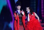 Gaun Merah Menggoda Zaskia Gotik & Ayu Ting Ting