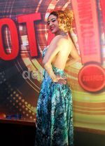 Dewi Persik Pamer Punggung