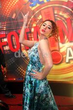 Dewi Persik Pamer Punggung