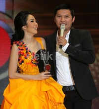 Dunia terasa milik berdua. Gusmun/detikHOT.