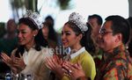 Miss Universe Dapat Miniatur Pesawat