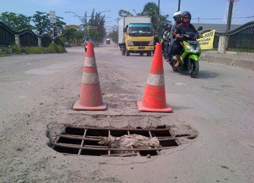 Satu Bulan Menganga, Lubang di Jembatan Priok Belum Diperbaiki