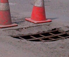 Satu Bulan Menganga, Lubang di Jembatan Priok Belum Diperbaiki