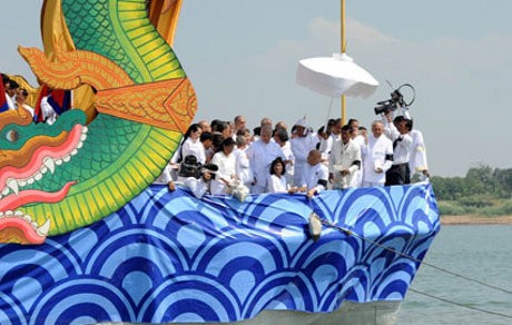 Abu Mendiang Norodom Sihanouk Disebar di Sungai Mekong