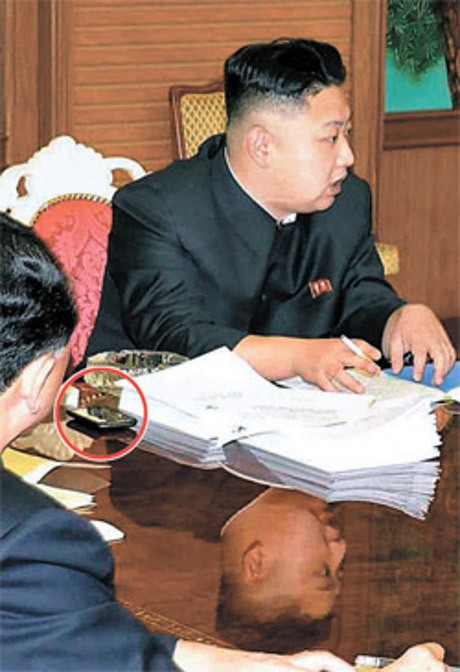 Hayo Tebak! Apa Merek Smartphone Milik Kim Jong-Un?
