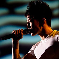 Acungkan Jari Tengah, Jay Park Didukung Fans di Instagram