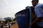 Korban Banjir Dapat Bantuan Air Bersih