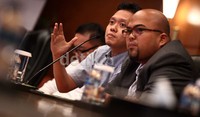 Pengunduran diri tersebut disampaikan saat jumpa pers di Hotel Shangrila, Jakarta, Selasa (5/2/2013).