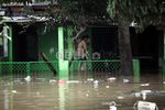 Sebagian Warga Pondok Gede Permai Bertahan