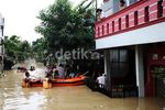 Sebagian Warga Pondok Gede Permai Bertahan