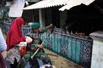 Korban Banjir di Pondok Gede Permai Dievakuasi