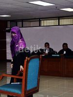 Neneng Dituntut 7 Tahun Penjara