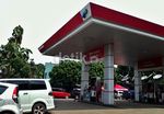 Korban Banjir Parkir Mobil di SPBU