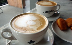 Hmm... Semerbak Cappuccino dan Sepotong Madeleine di Kafe a la Manhattan