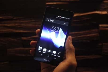 Xperia TX, Ponsel James Bond dengan Layar Memukau