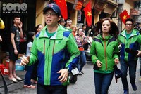 Yoo Jae Suk, Song Ji Hyo, dan Ji Suk Jin beraksi dalam satu team. (iOne.net)