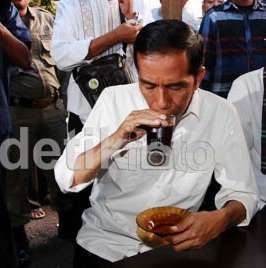 Jokowi & 4 Proyek Bisa Maju, Bisa Mundur