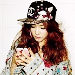 Tiffany SNSD Beli Mobil Pink Seperti Milik Paris Hilton